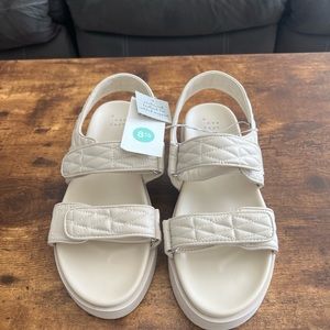 A new day sandals size 8.5